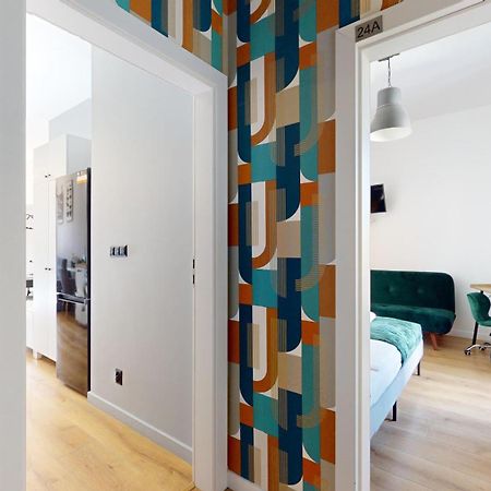 ורוצלב Family House Near The Market Square -Perfect For Family & Business Stays - Ksiecia Witolda Street 500 Steps To Market Square - 2 Bedrooms,2 Parking Places מראה חיצוני תמונה