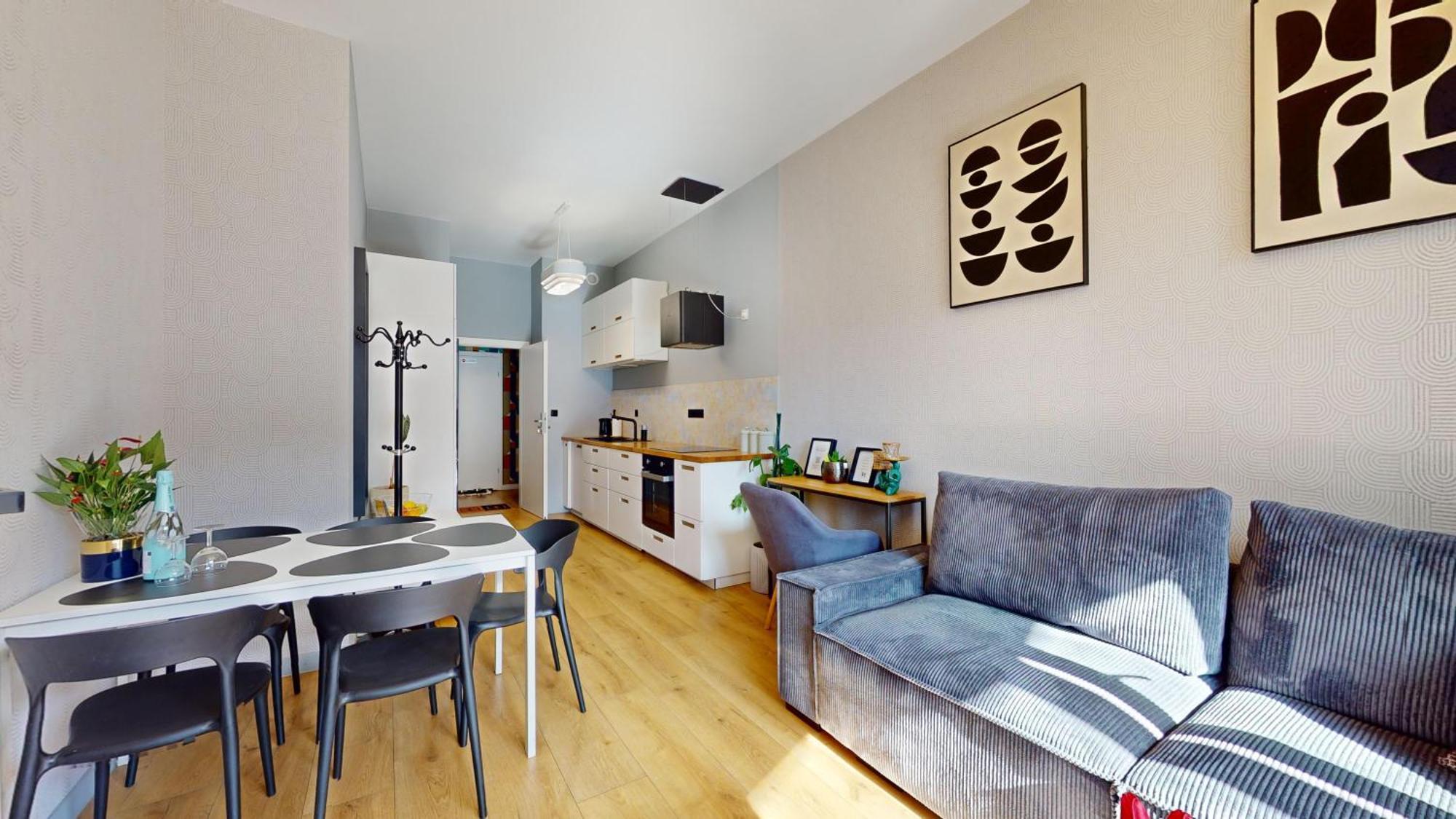 ורוצלב Family House Near The Market Square -Perfect For Family & Business Stays - Ksiecia Witolda Street 500 Steps To Market Square - 2 Bedrooms,2 Parking Places מראה חיצוני תמונה